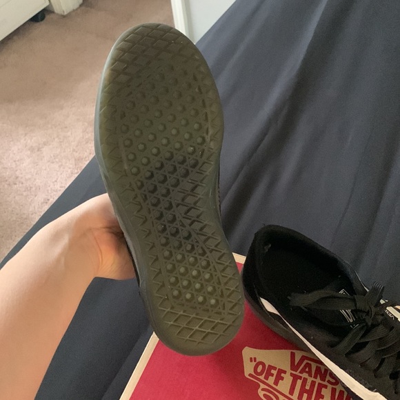 VAN OFF THE WALL, BLACK AND WHITE, SHOES - Picture 3 of 4